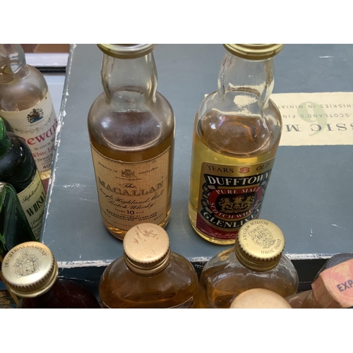 1819 - A large collection of vintage single and blended whiskys. Inc Macallan 10 year old(D) postage not a... 