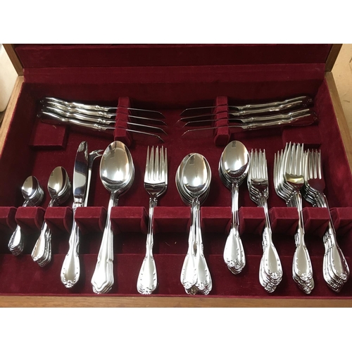 1827 - Canteen of Noritake Serenada stainless silver cutlery including knives, forks and spoons. Postage ca... 