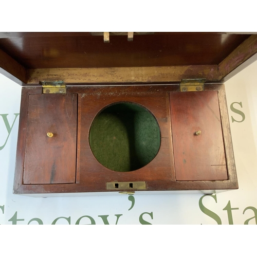 743 - A Victorian mahogany tea caddy. (D)