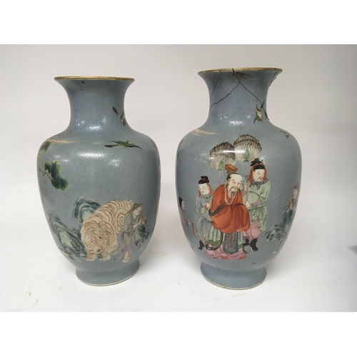 811 - A Pair of Chinese Export porcelain vases. With four caricature marks Yongzheng 1723-1736. Considered... 