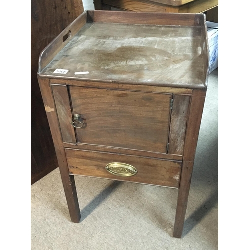 1405 - A George III mahogany cabinet with a raised three quarter gallery above a single drawer and cupboard