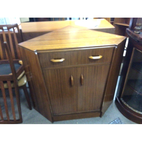 1419 - G-Plan Mid century design glass and teak bookcase and a corner desk bureau , dimensions 33x92x85cm