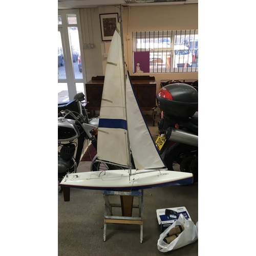 2008 - A pond yacht including a boxed Attack 2ER controller and sails. 142cm tall 124 cm long