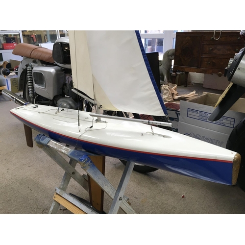 2008 - A pond yacht including a boxed Attack 2ER controller and sails. 142cm tall 124 cm long