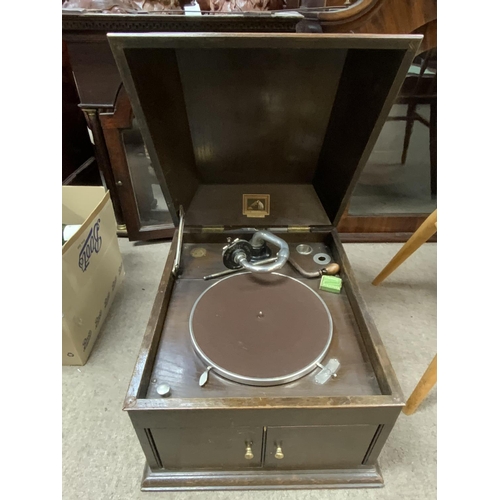 2034 - HMV model 103 gramophone together with a collection of records. (D)