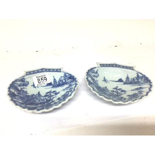 913 - Two 19th century Chinese Export porcelain shell shaped dishes some damage. Diameter 15cm. NO RESERVE