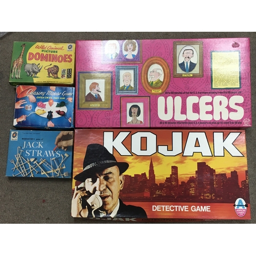 103 - A Collection of vintage board games including Chinese Chequers, Diplomat chess set, Admirals etc