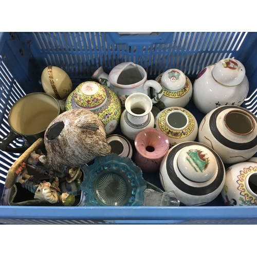 173 - Japanese porcelain pottery and other items, mostly pottery and includes pots etc.