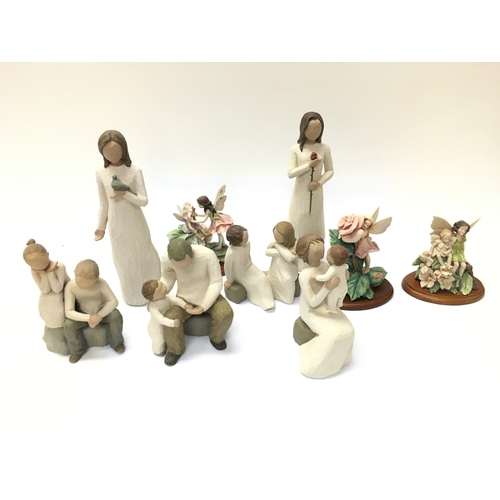 189 - A collection of Willow tree fairies most of them with boxes. Postage D. NO RESERVE