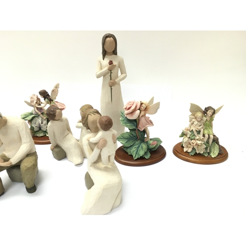 189 - A collection of Willow tree fairies most of them with boxes. Postage D. NO RESERVE