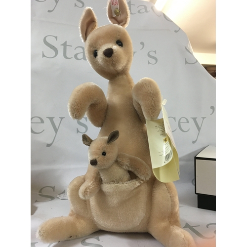 197 - WITHDRAWN - Kanga and Roo stuffed plushie limited edition (1 of 5000 pieces) with a gold-plated butt... 