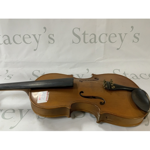 284 - 2 violins, 1 including a case, made in China (Skylark) and the other violin is also made by Skylark ... 