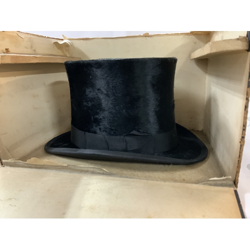 287 - A silk antique top hat made of fur, Shorland.