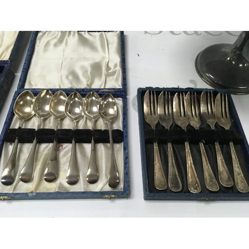 304 - Assorted collection of silver plate items including cutlery etc.