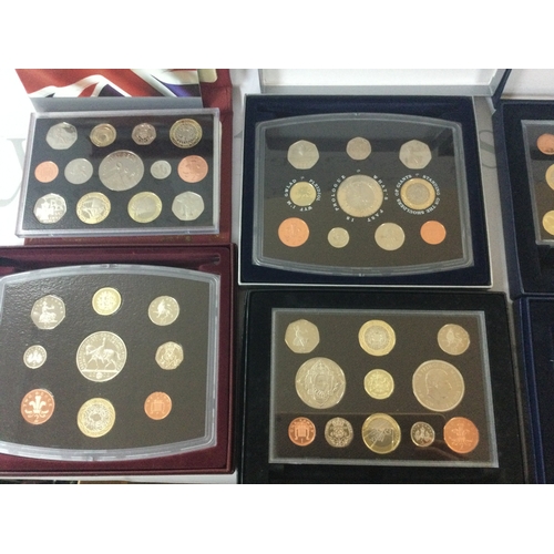 316 - A large collection of coins with dates ranging from 2000 to 2011.