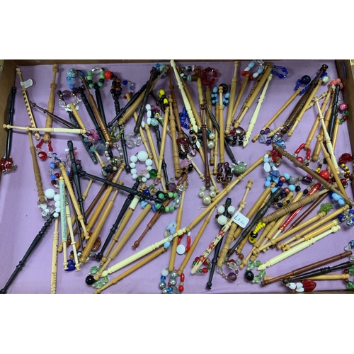 379 - A large collection of vintage lace bobbins (C) NO RESERVE