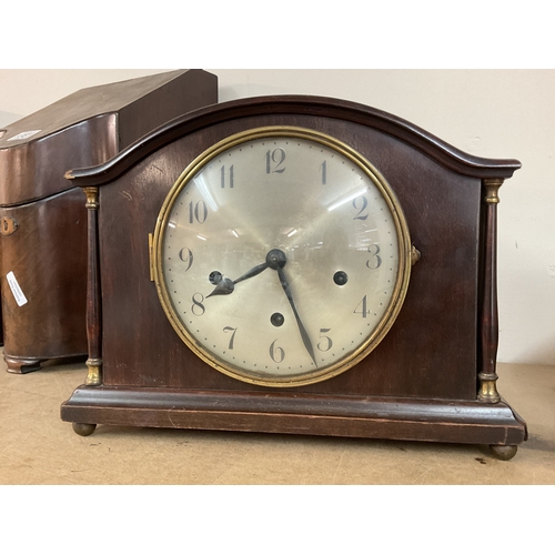 391 - A mahogany mantel clock 34x15x25.5cm. This lot cannot be posted. NO RESERVE