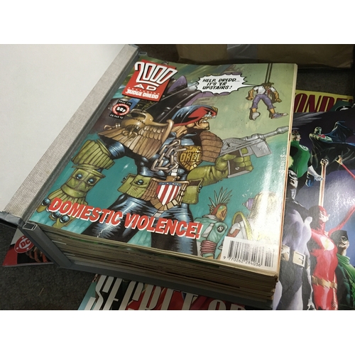 497 - A collection of graphic novels including Marvels graphic novel, DC Kingdom come novel, Wonder Woman ... 