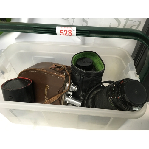 528 - A collection of vintage cameras and equipment included. Includes a Cinemax 8 TA, a black Minolta cam... 