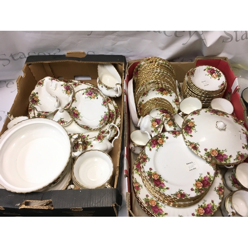 700 - Royal Albert country roses dinner set including plates, cups, saucers etc. Also including Royal Doul... 