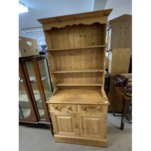 713 - A vintage pine Welsh dresser. 197cm x 91cm x 42.5cm.