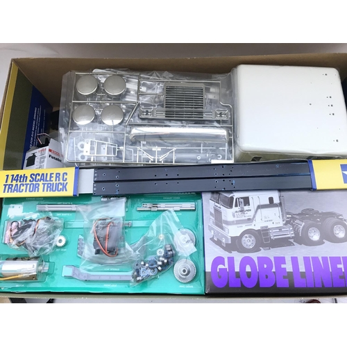 286 - A Boxed Tamiya Globe Liner 1/14 Scale Radio Control Tractor Truck Model Kit. No Reserve.