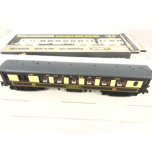 32 - A Boxed Wrenn 00 Gauge Southern Electric Motor Coach 2 Car Set.