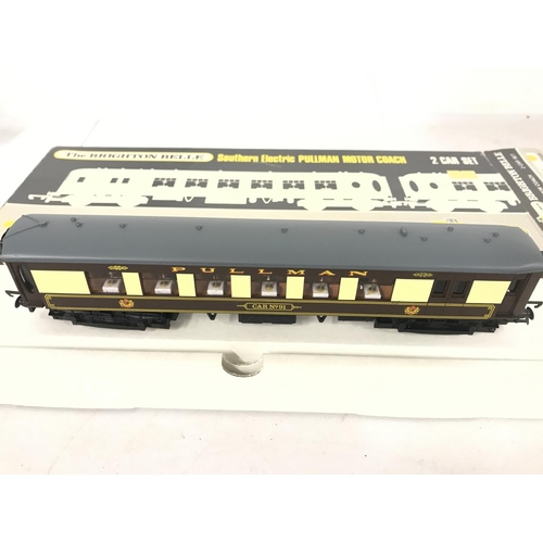 32 - A Boxed Wrenn 00 Gauge Southern Electric Motor Coach 2 Car Set.