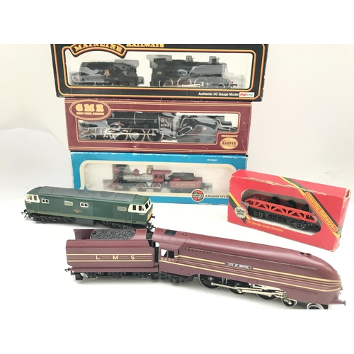 333 - A Collection of Boxed And Loose 00 Gauge Locomotives including Palitoy. Airfix etc. No Reserve.