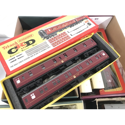 41 - A Collection of 00 Gauge Coaches and Wagons.