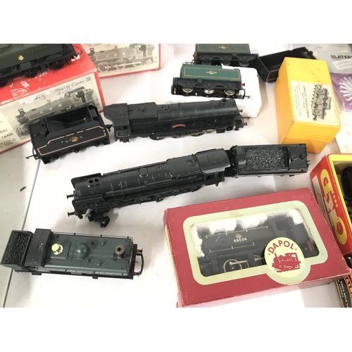 46 - A Collection of Various 00 Gauge Model Kits. Locos. track etc.