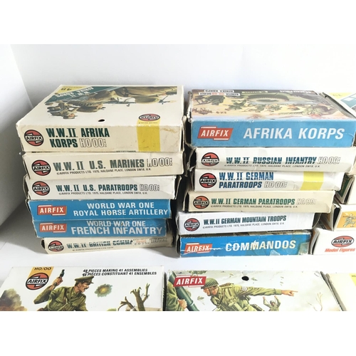 485 - A collection of 23 original vintage boxed Airfix figures. IncludesWWI..WWII pfeaturing 8th army..Af ... 