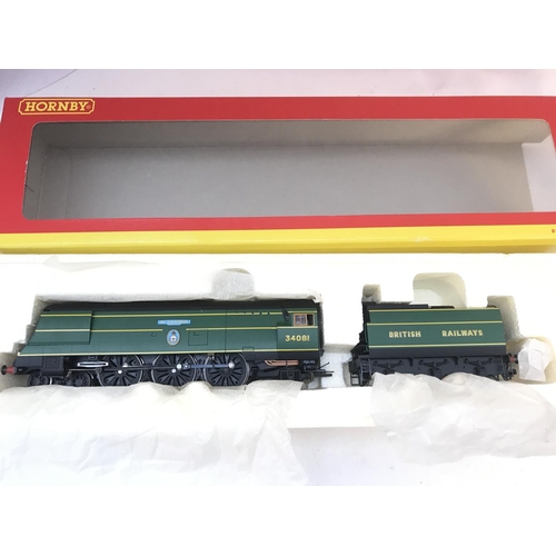 532 - A Boxed Hornby 00 Gauge Battle Of Britain Class 34081 92 Squadron #R2220.