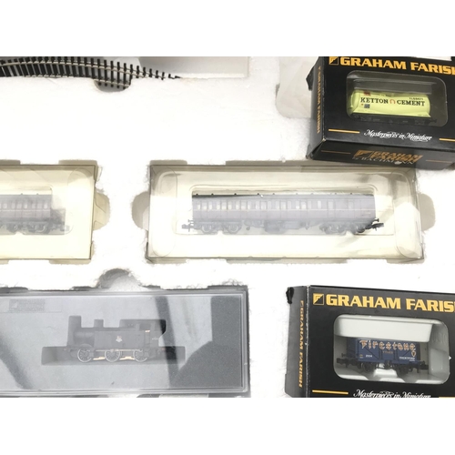 535 - A Boxed Grahamfarish N Gauge Suburban Passenger Train Railway Et #370-076. Transformer and Controlle... 