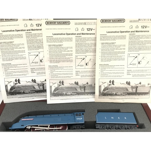 536 - A Hornby 00 Gauge Sir Ralph Wedgwood Set Consisting of 3 Locos I'm presentation Box.