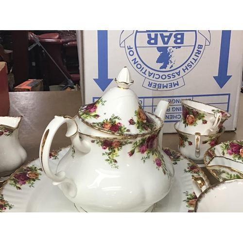 1049 - An Extensive Royal Albert Old English country rose dinner and tea set with tureens cups saucers grad... 