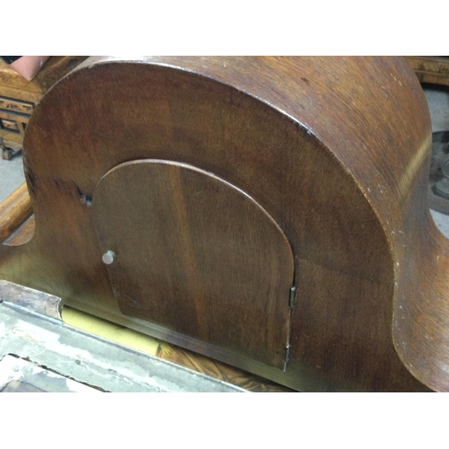 1319 - A large 1930s oak chiming mantle clock AF