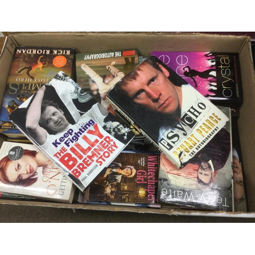 1704 - A collection of signed books, some autobiographies, some fiction. Authors include Stuart Pearce, Bil... 