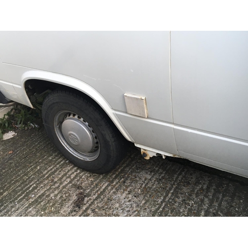 1805 - A Volkswagen VW Camper Van Transporter Motor Caravan Registration F554 PTW in good condition running... 