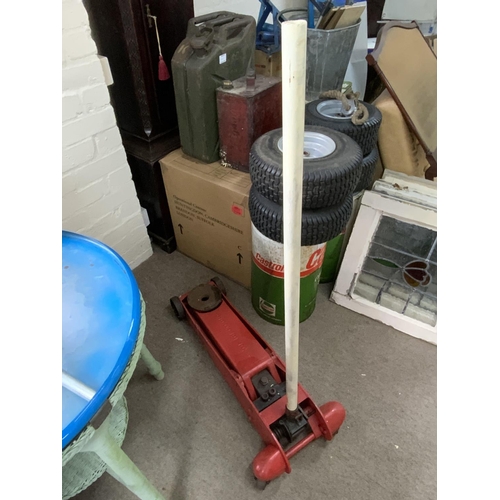 1962 - A mixed lot of tools to include a Bradbury trolley Jack, Ramps, pillar drill, sheet metal sheers, vi... 