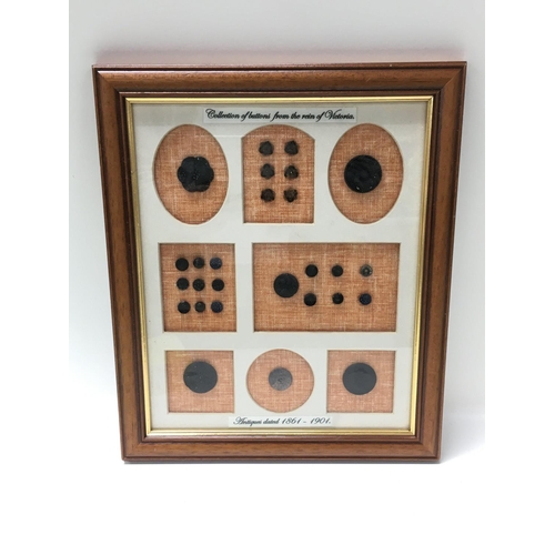 2003 - A cased presentation of 19th/ early 20th century metal detector found buttons. This lot can be poste... 