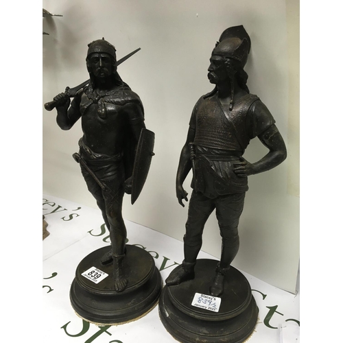 839 - A pair of bronzed figures in the form of Roman soliders 40 cm .