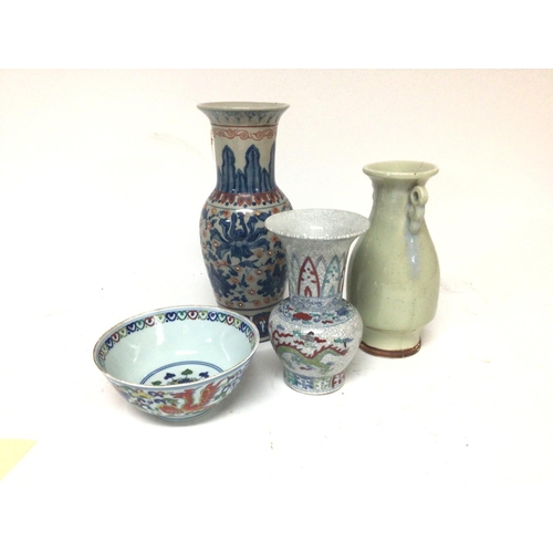 947 - A collection of 20th century Chinese export ceramics three vases and a bowl (4) no reserve.