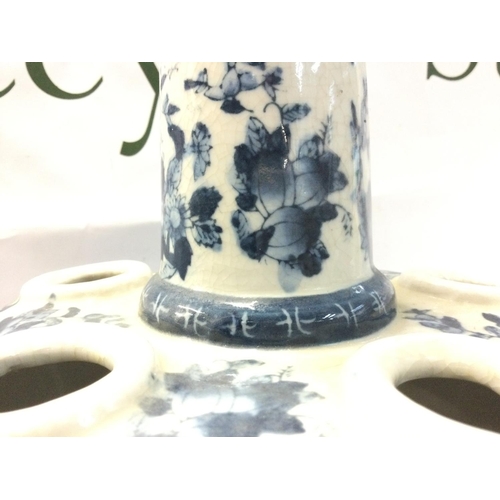 917 - A Chinese blue and white porcelain tulip vase decorated with birds and flowers. This lot cannot be p... 