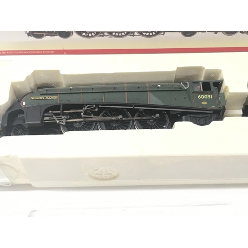 106 - A boxed Hornby model Locomotive R 2340 Class A4 Golden Plover. DCC Ready 00 gauage.