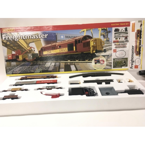 124 - A boxed Hornby model railway set no. 1054. Freightmaster. 00gauge