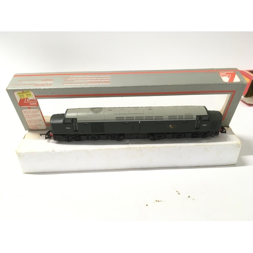 292 - 2x boxed model locomotives 00 gauge. Includes Hornby R.099 LNER 4.6.2. Silver Fox box worn. Also inc... 