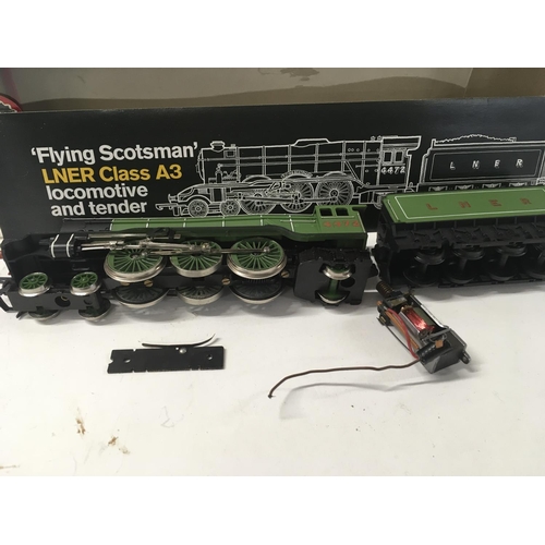 295 - 2x boxed model locomotives with tender by Hornby includes R.855 LNER Flying Scotsman and R.350 A4 Ma... 