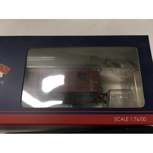 302 - A boxed locomotive by Bachman no. 32.125A. 45XX Tank. 4569. BR lined green Lcrest. Also includes 2x ... 