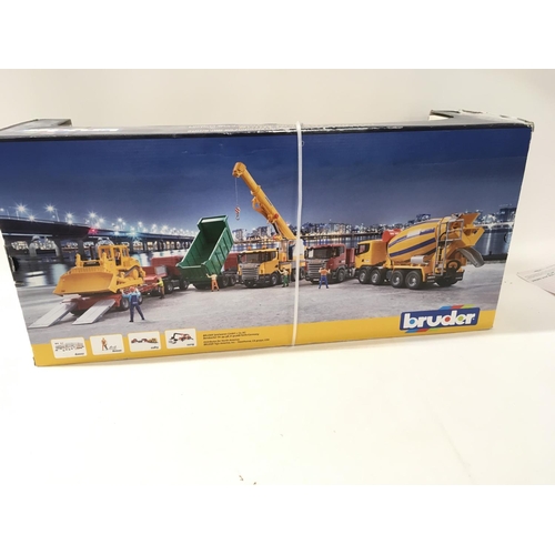 365 - A boxed unused model crane by bruder 1:16 scale. No reserve